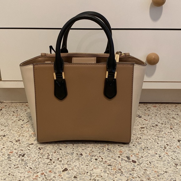 Carolyn Handbag - Picture 3 of 8